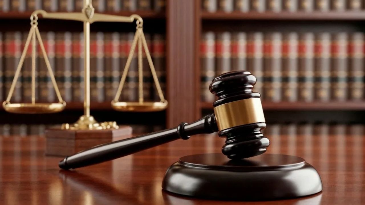 लालच ने छीनी इंसानियत… हैदराबाद में पिता की निर्मम हत्या पर कोर्ट ने सुनाई कड़ी सजा; जानिए पूरा मामला
