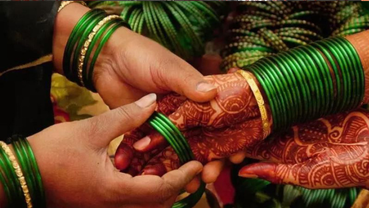 तीज पर हरी चूड़ियां पहनने की परंपरा, जानिए क्यों माना जाता है शुभ