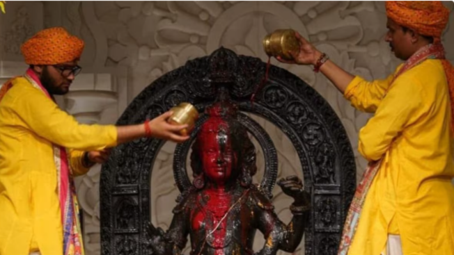 राम मंदिर के पुजारियों के लिए नया ड्रेस कोड लागू, हल्के पीले रंग के रेशमी वस्त्रों में नजर आएंगे अर्चक
