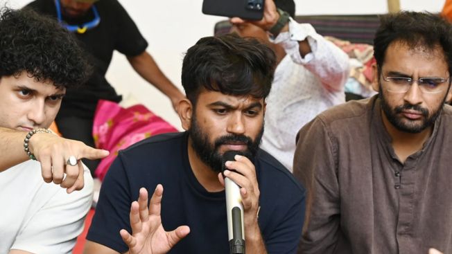 ‘मैं एंटी-नेशनल था...’, NDA के न्योते पर अभिजीत दीपके का तंज, बोले- अब अचानक कैसे बदल गया नजरिया?
