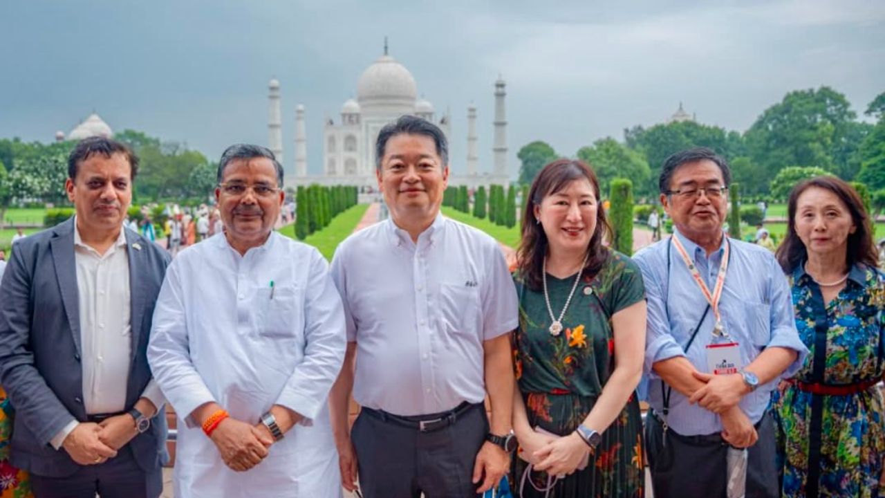 जापानी प्रतिनिधिमंडल पहुंचा आगरा, योगी सरकार की मेहमाननवाजी से अभिभूत