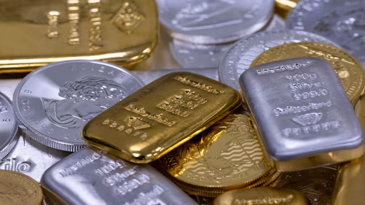 Gold Silver Rate Today: सोने-चांदी के भाव में फिर गिरावट, खरीदारी से पहले जान लें आज का ताजा रेट